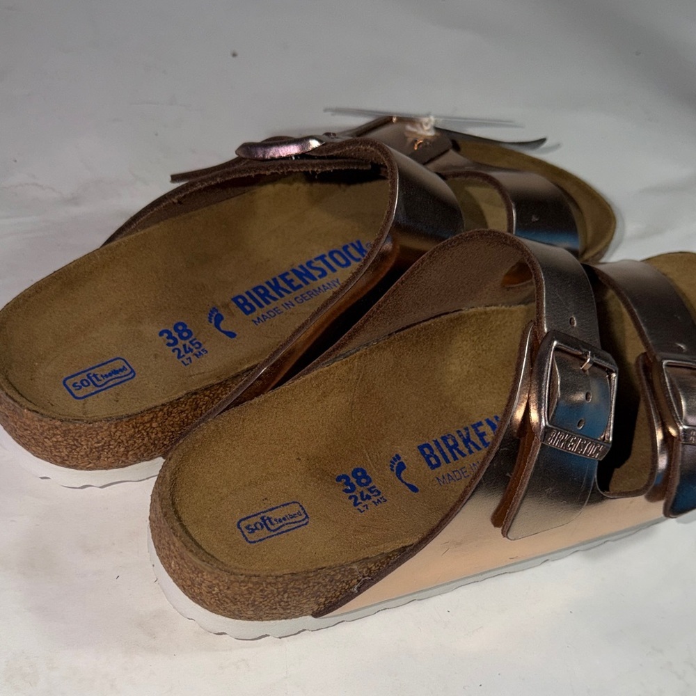 Like new rose gold double strap Birkenstock sandals women’s sz 7 - Picture 2 of 4